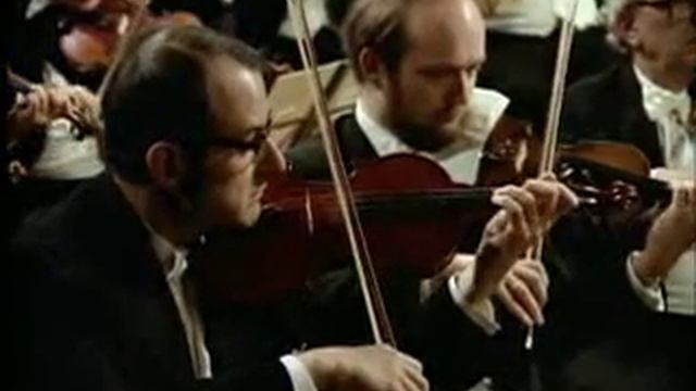 Beethoven - Symphony No.1 (Bernstein)