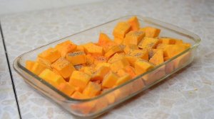 Самый вкусный и самый простой способ приготовления тыквы - просто запечь ее в духовке!