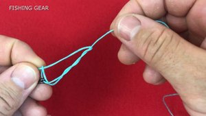 Быстро привязать крючок на рыбалке\хитрый рыболовный узел