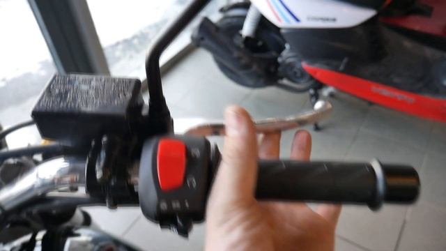 Китайская копия Motoland V-Raptor 250 на Suzuki Van Van смотреть онлайн