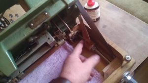 Коленоподъемник  для бытовой швейной машинки от Nord Ost.