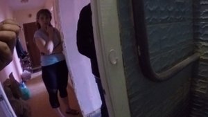 Сламали кабину санузла.Нужно закрасить изрисованные стены.