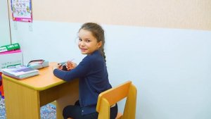 Дочь ДИРЕКТРИСЫ НОВЕНЬКАЯ в классе! Школа мальчиков VS школа девочек