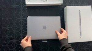 Apple MacBook Air M1 Unboxing