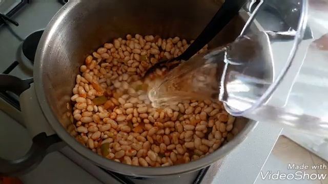 Рецепт  Фасоль по-турецки (Куру фасулье) / Как приготовить фасоль / Турецкая кухня