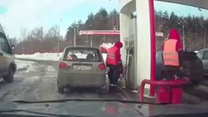 Пистолетчики у воруют бензин