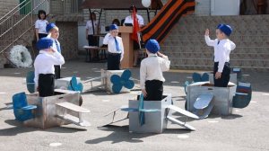 В детском саду  № 1 «Сказка»  прошёл традиционный  военный парад.