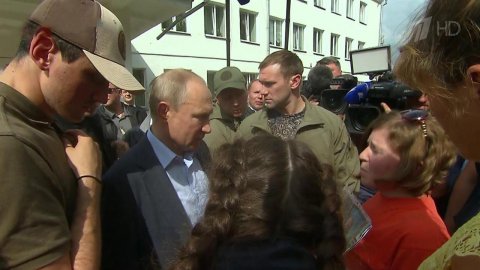 Президент в Иркутской области пообщался с пострадавшими от удара стихии