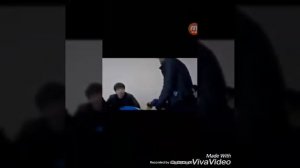 Издевается над учителем