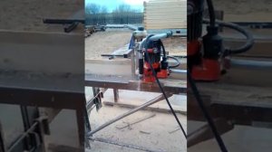 Самодельная мини-пилорама на основе промышленной электропилы ЭПЧ-3. Продольный распил