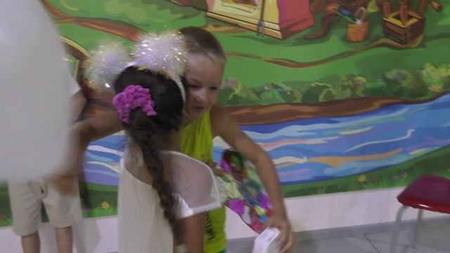 София поздравляет Данила с Днём рождения - Данилу 8 лет смотреть онлайн