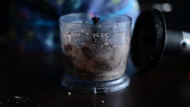 ШОКОЛАДНАЯ ПАСТА С ФУНДУКОМ / ЛЕГКИЙ РЕЦЕПТ ДОМАШНЕЙ ПАСТЫ ИЗ ОРЕХОВ ЗА 5 МИНУТ! смотреть онлайн