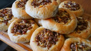Ватрушки с мясом и сыром Домашняя выпечка