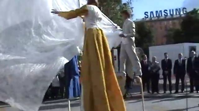 Картинки с выставки Художник и город