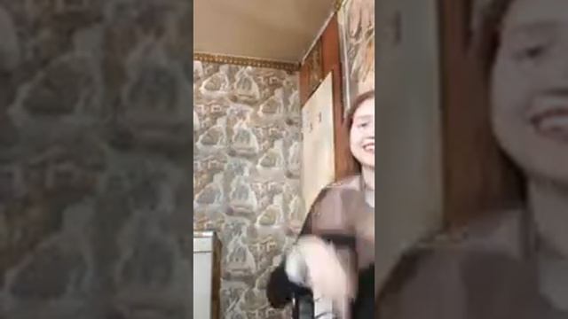 Танцы в шортах. #Кристи#Карамелька. Перископ. Танцы.#Кристи#Карамелька смотреть онлайн