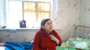 Мама поет спокойной ночи малыши