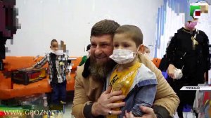 Рамзан Кадыров передал онкобольным детям подарки от РОФ имени Ахмата-Хаджи Кадырова