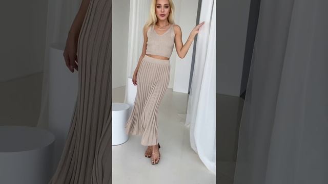 Юбка Плиссе на резинке чуть ниже колена смотреть онлайн