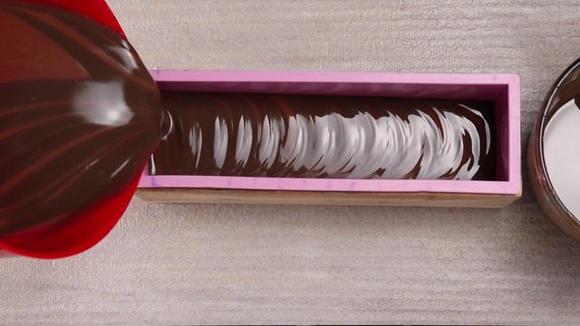 🍯 Dark Honey & Tobacco Soap Making - Clyde Slide Technique смотреть онлайн