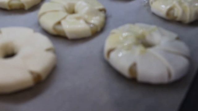 АНАНАСОВЫЕ КОЛЬЦА В СЛОЕНОМ ТЕСТЕ / СУПЕР БЫСТРЫЙ И СУПЕР ЛЕГКИЙ ДЕСЕРТ
