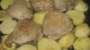Бедра куриные в духовке с картошкой