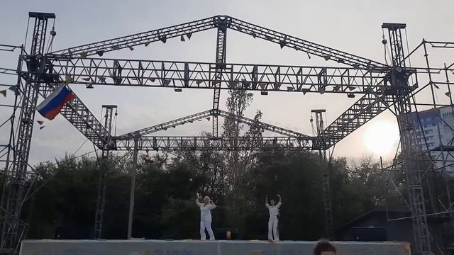 Дуэт "Любовь и Мария" - "За окошком месяц май" смотреть онлайн