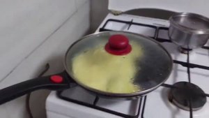 Евгений Погребижский.Яишница на воде без масло и просушка яишницы или нагревание.