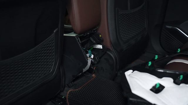 Geely Monjaro — апгрейд штатного звука смотреть онлайн