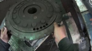 Началось в колхозе утро 5/53. Ставим ступицу маховика. Выпрессовка направляющих клапанов ЯМЗ-240.