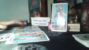 МОЛЧИТ.ЧТО ПРИСХОДИТ В ЕГО МЫСЛЯХ 4 КОРОЛЯ.ТАРОРАСКЛАД