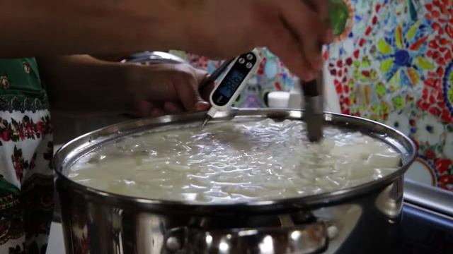 СЫРНАЯ ФОРМА ИЗ НЕРЖАВЕЙКИ СРАВНЕНИЕ С ПЛАСТИКОМ смотреть онлайн