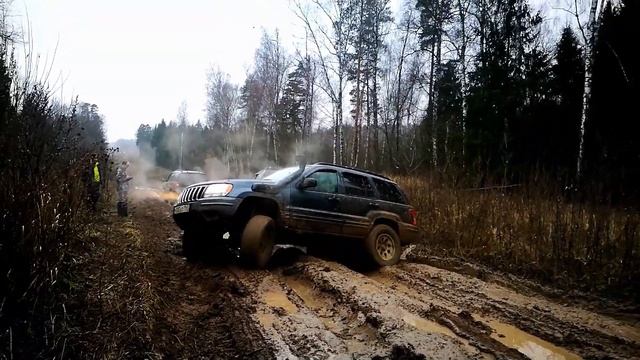 В засаде: Pajero Sport тихо объехал JEEPы смотреть онлайн