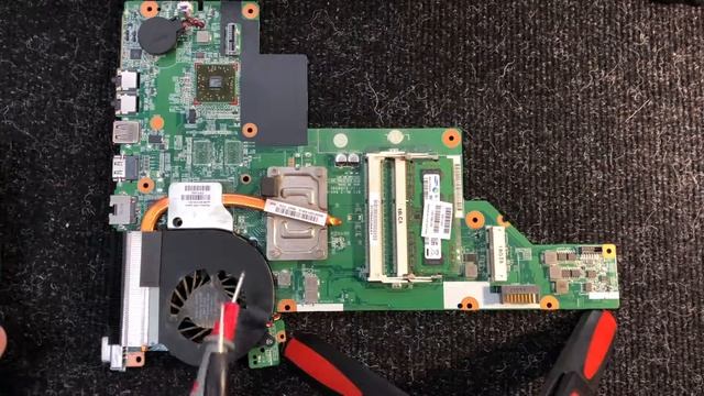 Ноутбук перестал включаться и заряжаться | HP 635 смотреть онлайн