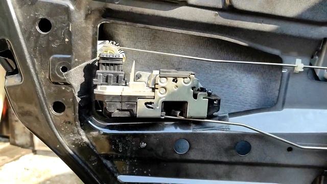 Гранта! Сломался механизм замка двери. смотреть онлайн