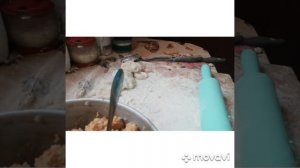 Пельмени с квашеной капустой, а также с картошкой и сало.
