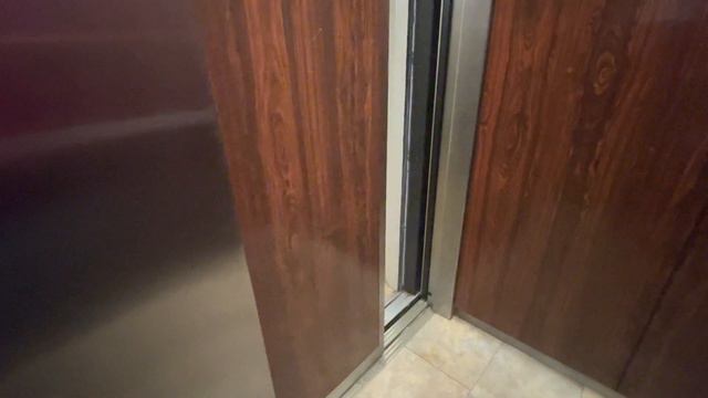 OM VINTAGE Otis Traction Elevators at Clarence House Apartments, Van Ness - Washington, D.C. смотреть онлайн