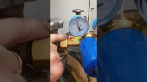 Редуктор РК-70 и переходник на шланги.