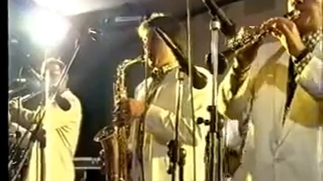 MAZURKA IN FAMIGLIA di Casadei e suonata dall'orchestra RENZO E LUANA Il Faro di Brusnengo VC смотреть онлайн