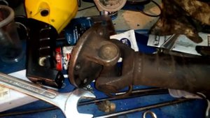 Замена крестовины Opel Frontera. Замена масла в раздатке.