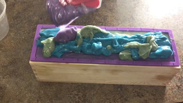 Making and cutting Agave Lime soap | Rose Garden Soap Co смотреть онлайн