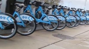 Chicago Divvy bikes blowing in the wind, 31 Oct 2014