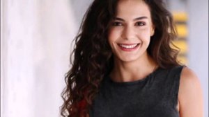 ЭБРУ ШАХИН - Биография Интересные факты личной жизни, муж, дети. Турецкий сериал Ветреный