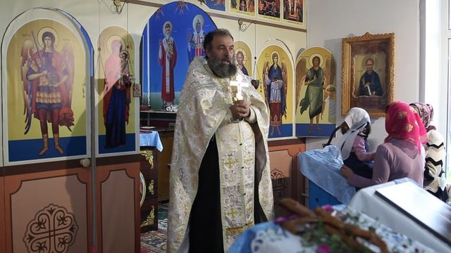 "Для всех я сделался всем, чтобы спасти по крайней мере некоторых" - так живёт этот батюшка