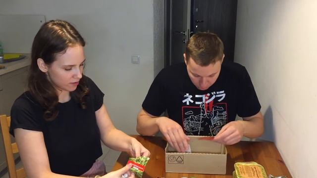 Весь день едим сух.паёк Российской армии)) смотреть онлайн