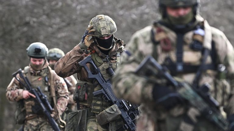 РУССКАЯ ДЕСАНТУРА РАЗБИЛА УКРАИНСКУЮ ПОД КЛЕЩЕЕВКОЙ