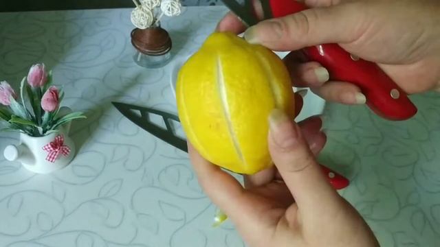 ЛАЙФХАК: как БЫСТРО, ПРОСТО и КРАСИВО нарезать лимон для украшения праздничного стола смотреть онлайн