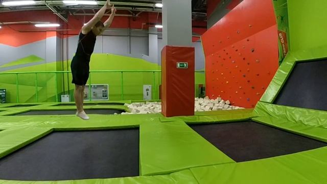 Как Сделать Пол Винта Через Рондат! Учим Делать Рондат! Прыжки На Батуте! Обучалка #21