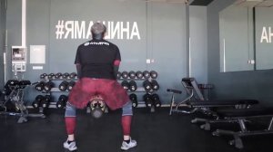 Приседания с гирей