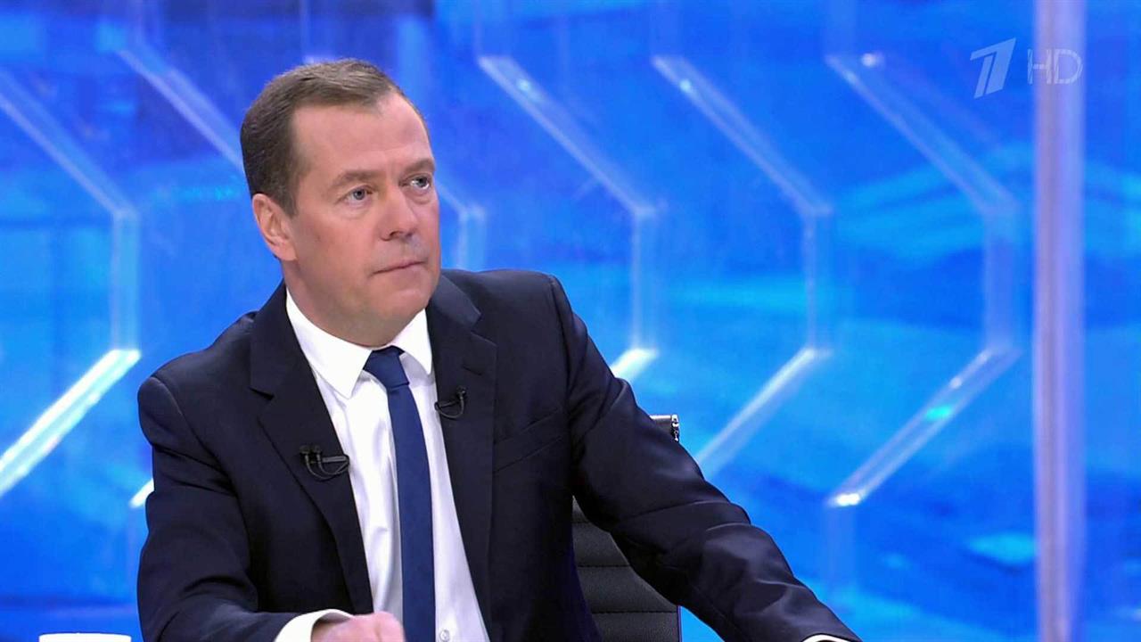 Премьеры 5 канала. Покажи Дмитрия Медведева.