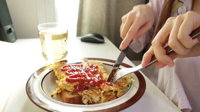 (ENG) 자취생 브이로그 -  파스타 망하고 뿌링클 시켜먹기. 마늘밥, 카야토스트 만들기 (비트파스타, 마늘밥, 쑥비비빅,녹차붕어빵 외)